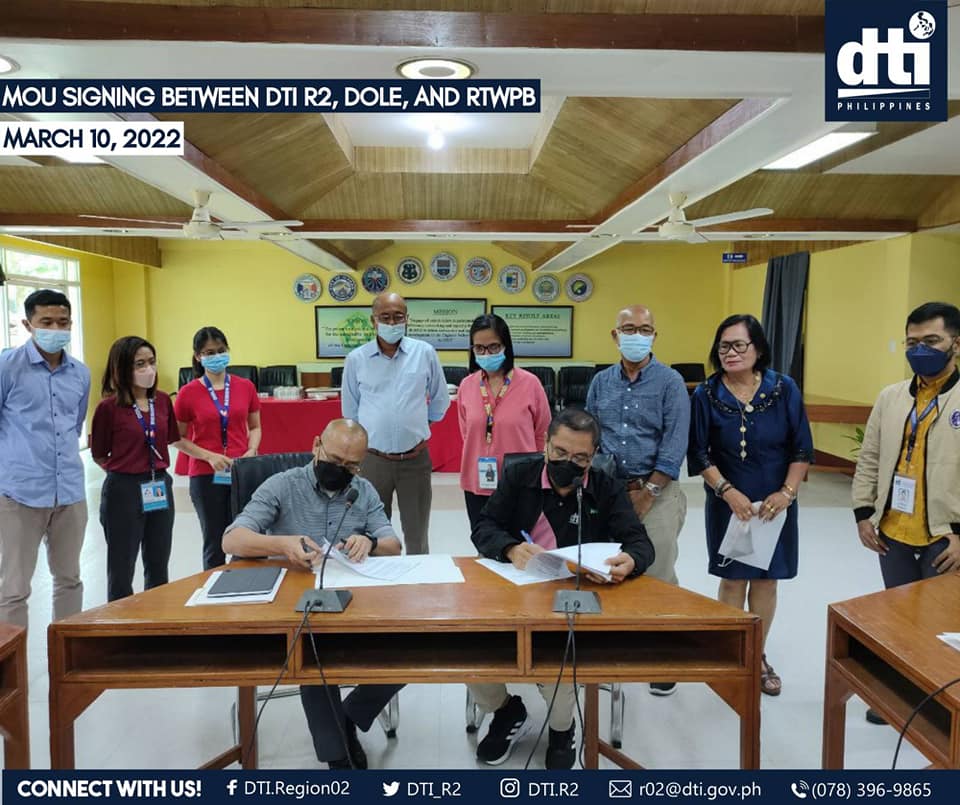 DTI REGION 2 SEALS PARTNERSHIP WITH DOLE AND RTWPB TO INTENSIFY BAGWIS PROGRAM2