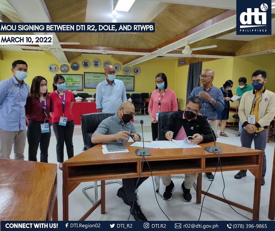 DTI REGION 2 SEALS PARTNERSHIP WITH DOLE AND RTWPB TO INTENSIFY BAGWIS PROGRAM1